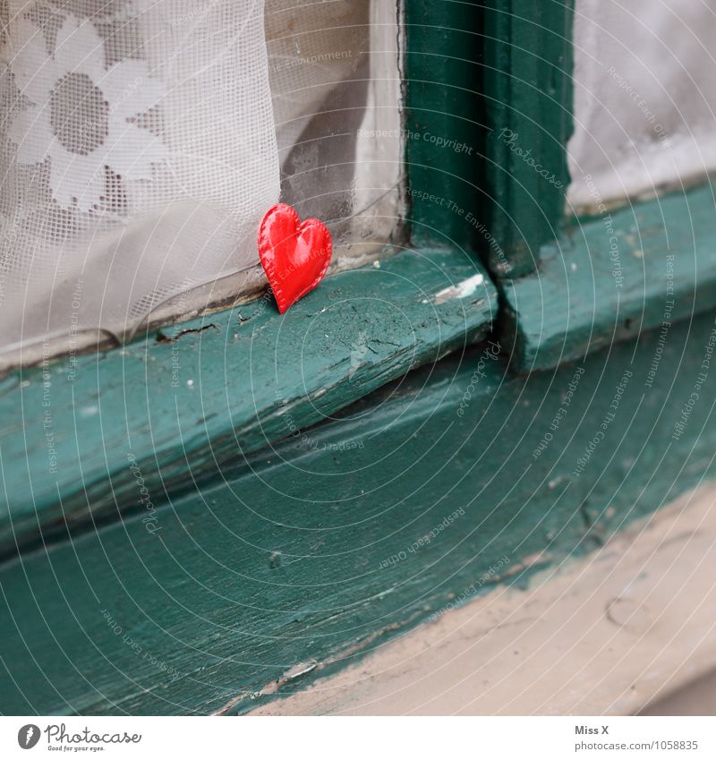 love Flirten Valentinstag Fenster Zeichen rot Gefühle Stimmung Liebe Verliebtheit Romantik Liebeskummer Sehnsucht Hoffnung Liebesaffäre Herz herzförmig