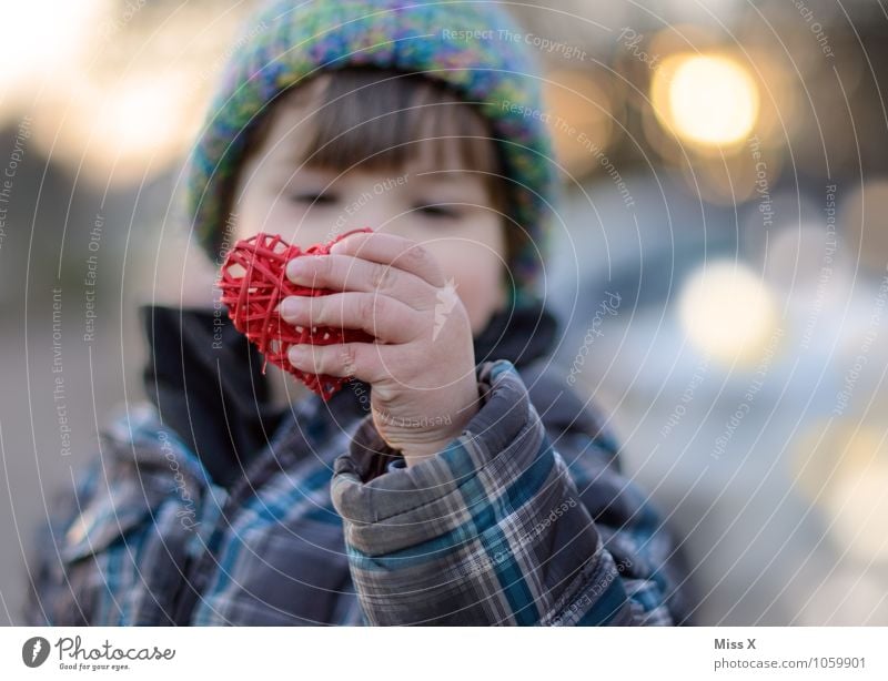 Ich liebe Dich! Valentinstag Muttertag Mensch maskulin Kind Kleinkind Junge Kindheit Hand Finger 1 1-3 Jahre 3-8 Jahre Herz Gefühle Stimmung Warmherzigkeit