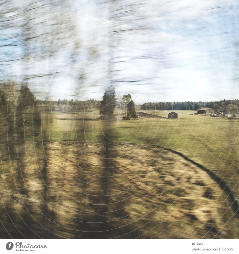 wisch und weg Landschaft Himmel Wolken Baum Feld Hütte Scheune Bauernhof Verkehrsmittel Bahnfahren Zugabteil Ferien & Urlaub & Reisen Geschwindigkeit trist