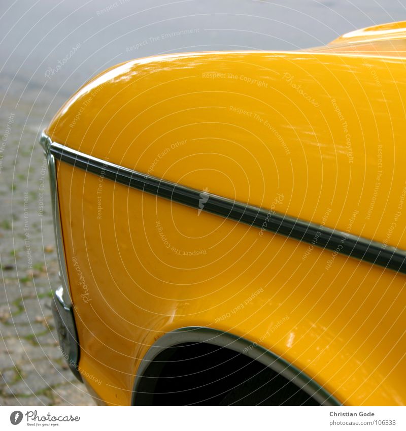 Von Vorne gelb Fenster fahren Oldtimer Holzleiste Lampe Stoßstange Dinge Motorsport PKW mein Bruder parken Lackierung Straße