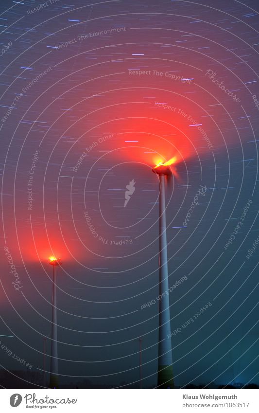 Der Lohn der Mühe Technik & Technologie Energiewirtschaft Erneuerbare Energie Windkraftanlage Umwelt Himmel Nachthimmel Stern Horizont Winter Schönes Wetter