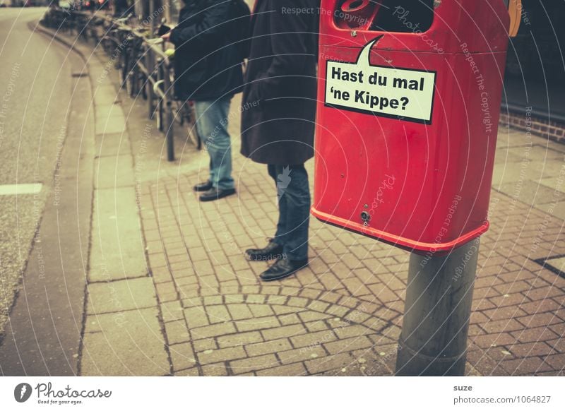 Nur 'ne Frage ... Dienstleistungsgewerbe Medienbranche Werbebranche Umwelt Stadt Platz Zeichen Schriftzeichen Schilder & Markierungen Hinweisschild Warnschild