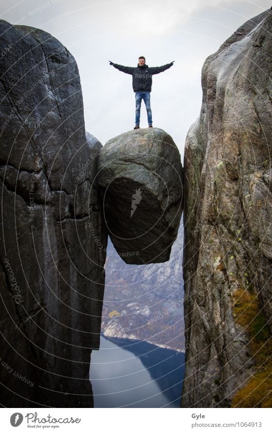 On top Ferien & Urlaub & Reisen Abenteuer Sightseeing Expedition Berge u. Gebirge Klettern Bergsteigen wandern Mensch maskulin Mann Erwachsene 1 30-45 Jahre