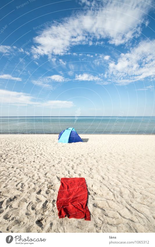 Sommertag Strand Meer Ostsee Handtuch Himmel Strandmuschel Sand