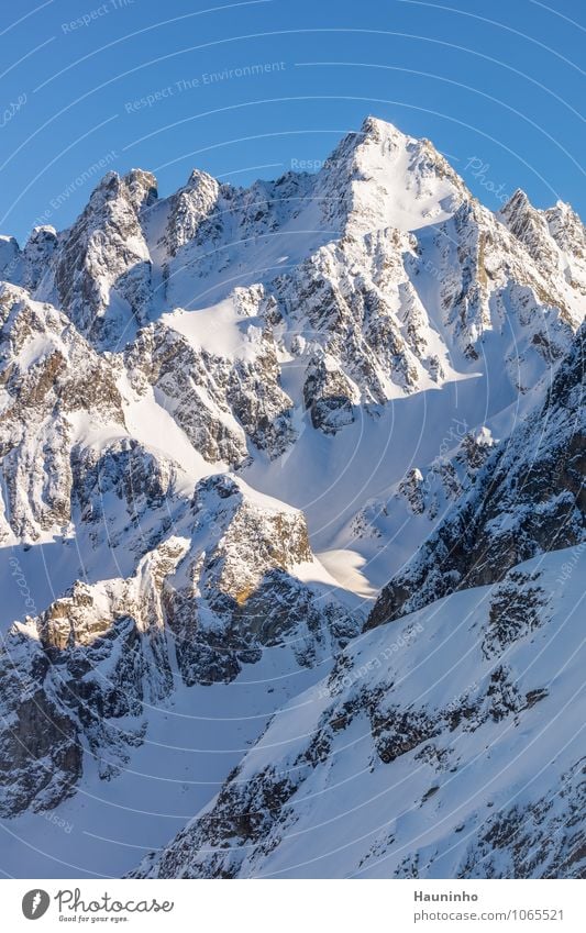 Felsmassiv lll Ferien & Urlaub & Reisen Tourismus Abenteuer Freiheit Winterurlaub Berge u. Gebirge Natur Landschaft Sonnenlicht Klima Schönes Wetter Eis Frost