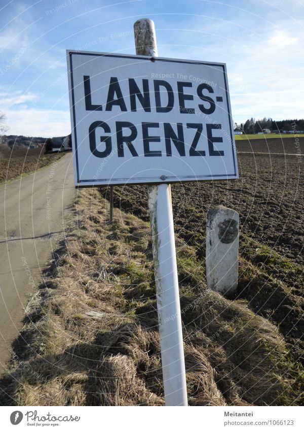 Grenzspaziergang 2014 Tourismus Ferne Freiheit Wege & Pfade Grenze Schilder & Markierungen Hinweisschild Warnschild wandern Unendlichkeit historisch achtsam