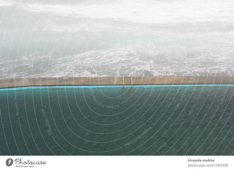 pool ruhig Schwimmen & Baden Schwimmbad Natur Wasser Seeufer Strand Fischerdorf Menschenleer Traurigkeit trist Stimmung Langeweile Farbfoto Außenaufnahme