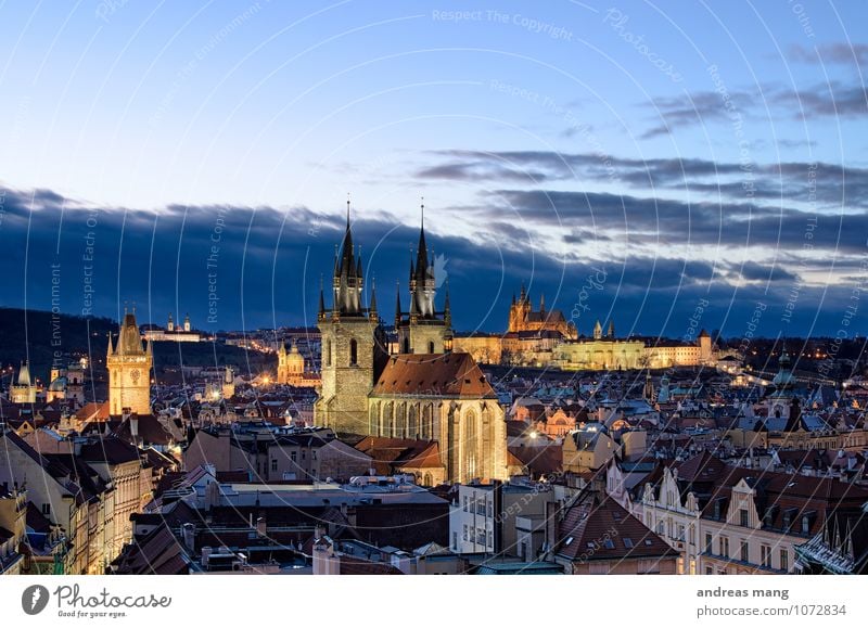 Goldene Stadt Ferien & Urlaub & Reisen Tourismus Ausflug Sightseeing Städtereise Architektur Himmel Wolken Prag Altstadt Skyline Kirche Burg oder Schloss Turm