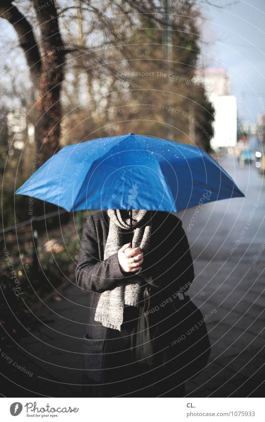 april april Mensch feminin Frau Erwachsene Leben 1 30-45 Jahre Umwelt Natur Herbst Winter Klima Klimawandel Wetter schlechtes Wetter Regen Baum Verkehrswege