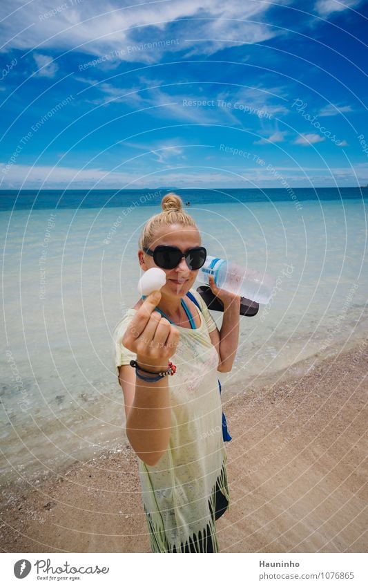 Frau am Strand Ferien & Urlaub & Reisen Tourismus Ferne Sommerurlaub Meer Insel Mensch feminin Erwachsene 1 30-45 Jahre Natur Landschaft Wasser Himmel Wolken