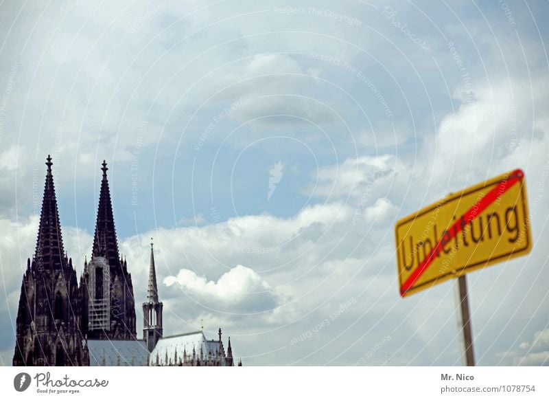 Großbaustelle Köln Städtereise Umwelt Himmel Wolken Stadt Gebäude Sehenswürdigkeit Wahrzeichen chaotisch Kölner Dom Religion & Glaube Wetter Umleitung Baustelle