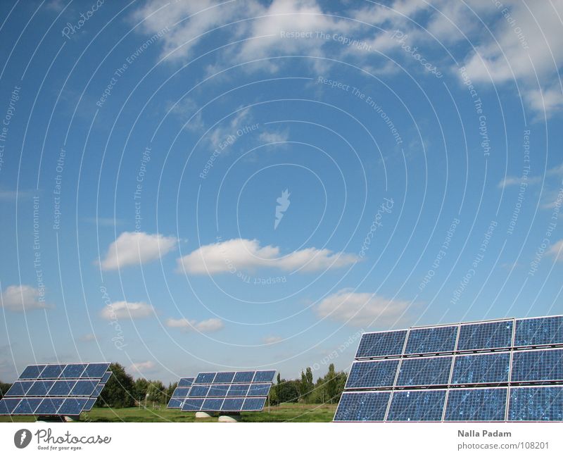 Zunkunftsmusik Heute Sonnenenergie Solarzelle Wolken Energiewirtschaft frei Adlershof Elektrisches Gerät Technik & Technologie Himmel blau Panel Fortschritt