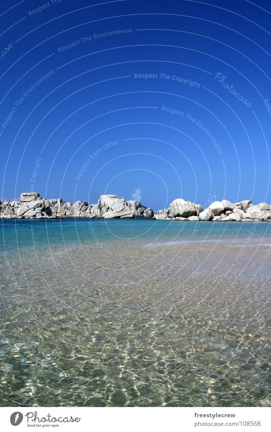 ...einsame Bucht Meer Strand Ferne Einsamkeit Sommer Küste Wasser Sand Himmel