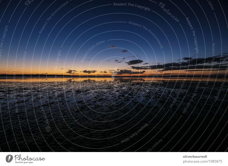 Sonnenuntergang am Meer Ferne Sommer Umwelt Natur Landschaft Wasser Himmel Wolken Sonnenaufgang Schönes Wetter Küste Erholung Küssen lachen leuchten träumen