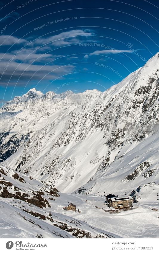 Bergparadies mit Hütte Ferien & Urlaub & Reisen Tourismus Abenteuer Ferne Freiheit Winter Schnee Winterurlaub Berge u. Gebirge Schönes Wetter Felsen Alpen