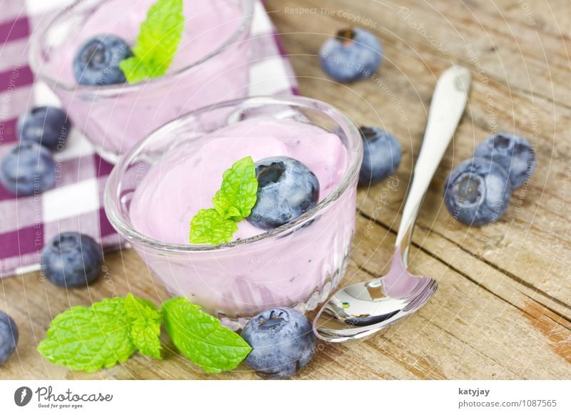 Blaubeerjoghurt Joghurt Blaubeeren Quark Frucht Quarkspeise fruchtig Beeren waldbeeren Bioprodukte Frühstück Vitamin Dessert Milcherzeugnisse frisch Sahne