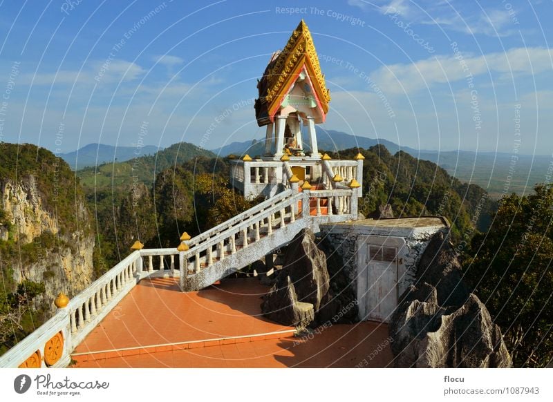 Buddhistischer Berggipfel in Krabi, Südthailand schön Gesicht Ferien & Urlaub & Reisen Tourismus Insel Berge u. Gebirge Kunst Kultur Himmel Platz Gebäude