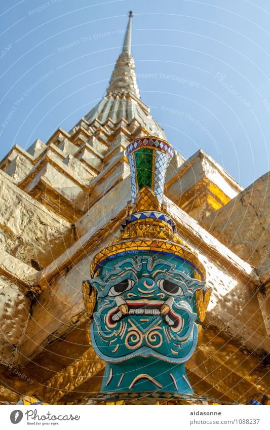 Dämon in Bangkok Kunst Künstler Skulptur Kultur Sommer Stimmung selbstbewußt klug Farbfoto Außenaufnahme Menschenleer Tag Sonnenlicht Blick