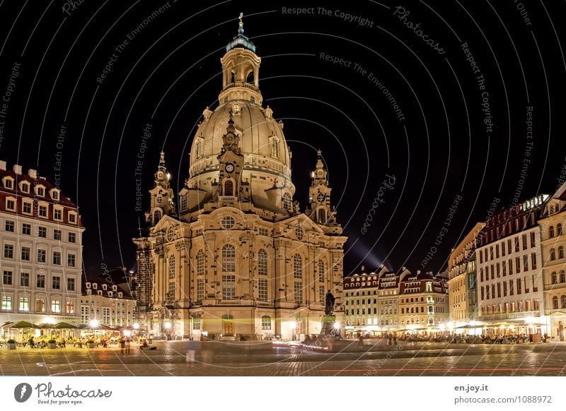 Neubau Ferien & Urlaub & Reisen Tourismus Ausflug Sightseeing Städtereise Dresden Stadt Stadtzentrum Altstadt bevölkert Haus Kirche Platz Bauwerk Gebäude