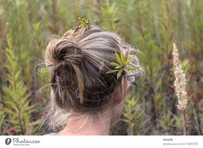 sommerblond Stil Freude feminin Lebensfreude selbstbewußt Warmherzigkeit Sympathie Romantik schön ruhig Idylle Köln sommerlich Haare & Frisuren Dutt Pflanze