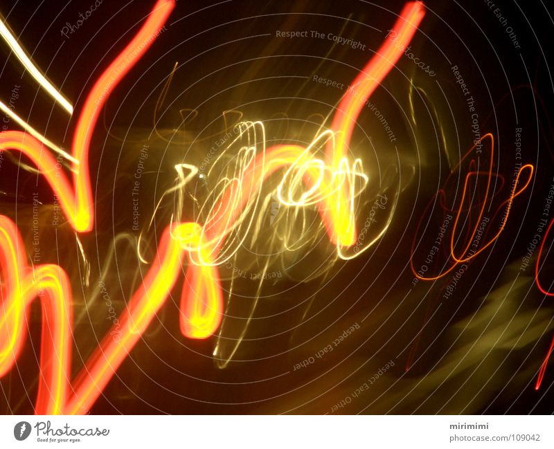 Lichtgraffiti Autobahn Rücklicht Nacht Belichtung rot Langzeitbelichtung Graffiti orange