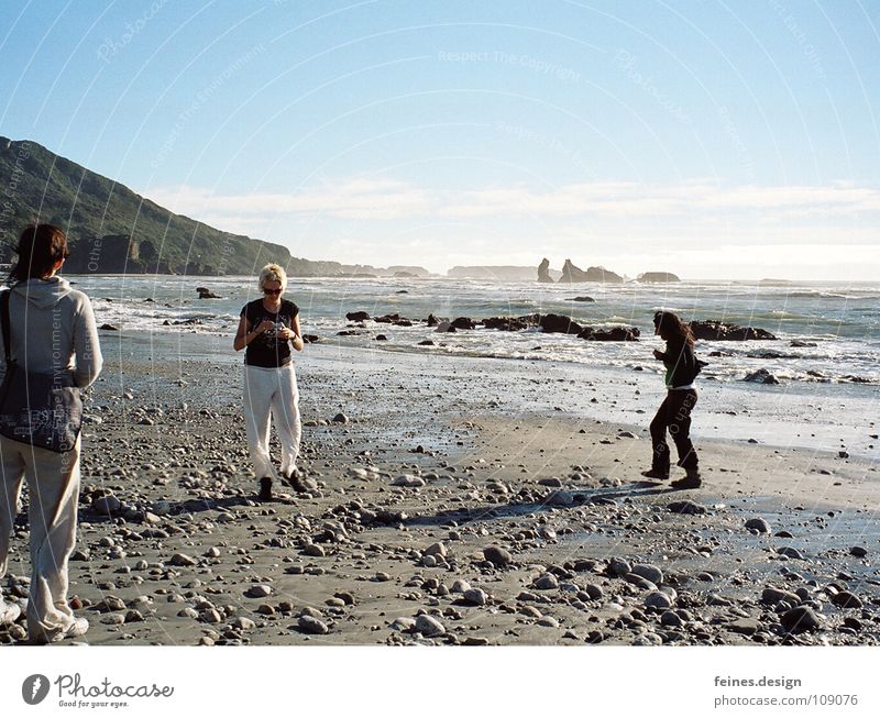 steine von punakaiki Strand Neuseeland Meer Ferien & Urlaub & Reisen Pancake Rocks Frau Eindruck stoppen Pause Spielen Stein Spaziergang weltreise Schatten