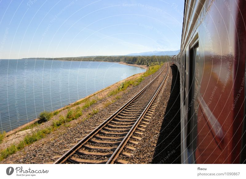 Trans Sibirische Eisenbahn am Baikalsee in Sibirien, Russland Ferien & Urlaub & Reisen Tourismus Sommer Meer Berge u. Gebirge Industrie Technik & Technologie