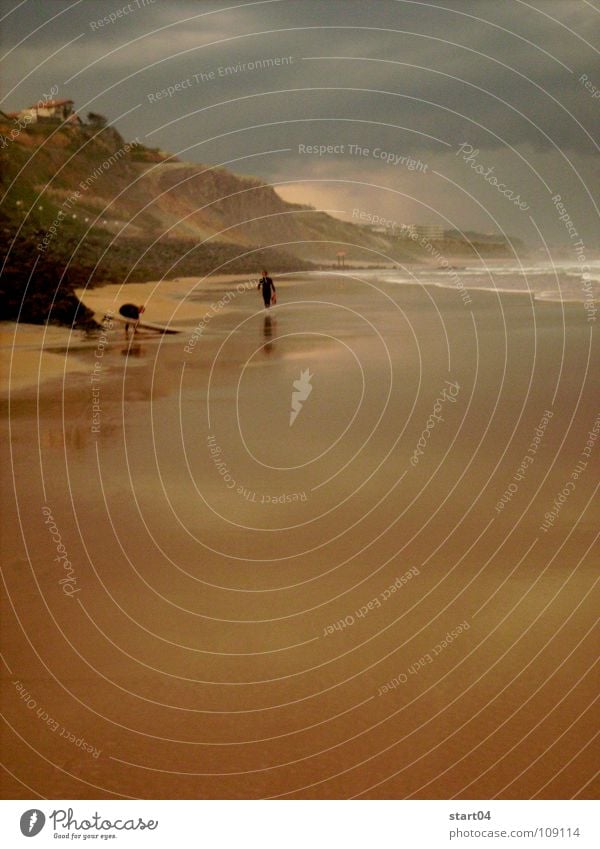 gewitter in biarritz Surfer Strand Biarritz Wellen Sport Spielen Gewitter Regen Wind Sand Surfen