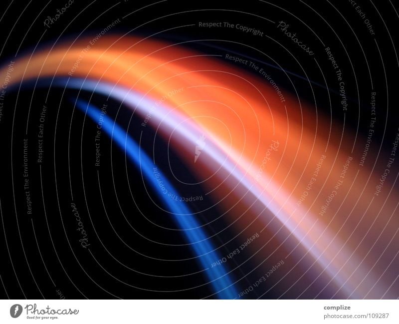 lightwaves 10 Streifen Licht zart parallel elektronisch Lichtschlauch Schlauch schwarz virtuell online violett grün Unschärfe Langzeitbelichtung Belichtung