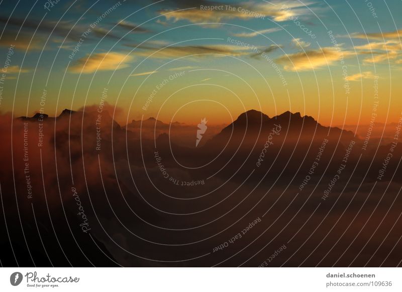 das Abendessen in der Hütte fand ohne mich statt Sonnenuntergang Cirrus Klimawandel Schweiz Berner Oberland Bergsteigen Freizeit & Hobby Ausdauer weiß Wolken