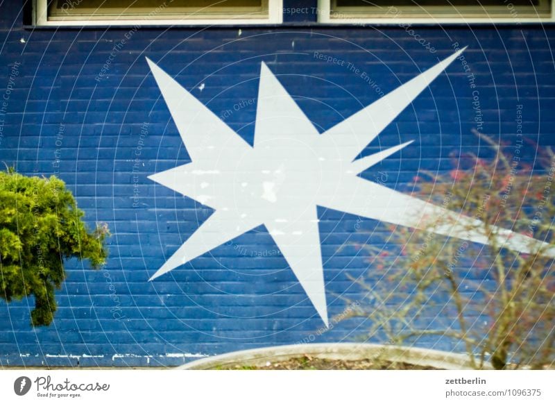 Stern Haus Wand Mauer Gebäude Kunst Wandmalereien Wanddekoration Wandschmuck Farbe Stern (Symbol) weiß blau Feuerwerk Kassenerfolg Musikhit Graffiti