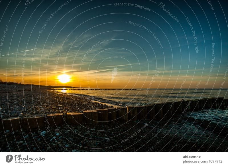 Abends am Strand Natur Landschaft Wasser Sonnenaufgang Sonnenuntergang Schönes Wetter Ostsee Zufriedenheit Lebensfreude Romantik friedlich achtsam Vorsicht