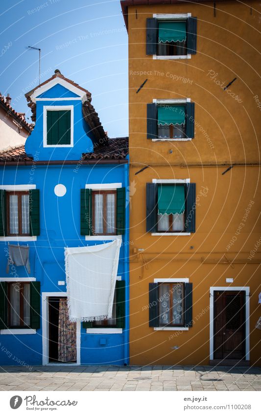 luftgetrocknet Ferien & Urlaub & Reisen Städtereise Sommer Sommerurlaub Häusliches Leben Burano Venedig Italien Dorf Kleinstadt Menschenleer Haus Gebäude Mauer