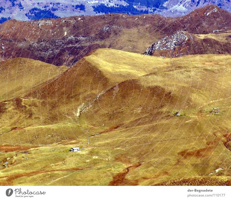 Mattis II Herbst Oktober Kanton Graubünden Schweiz Hügel Bergkuppe Bergkamm Horizont Berghang Freizeit & Hobby Ferien & Urlaub & Reisen wandern grün braun