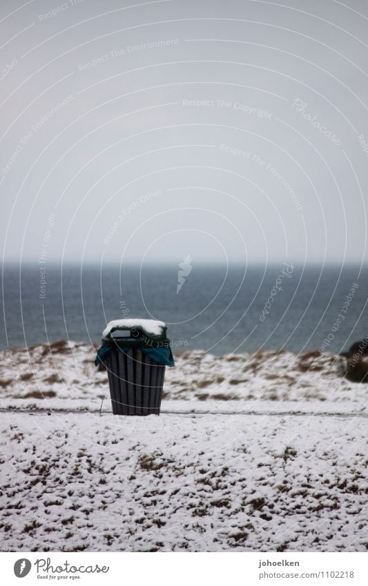 Menschenleer | Textfreiraum oben Ferien & Urlaub & Reisen Strand Meer Winter Schnee Winterurlaub Landschaft Urelemente Himmel schlechtes Wetter Nebel Eis Frost