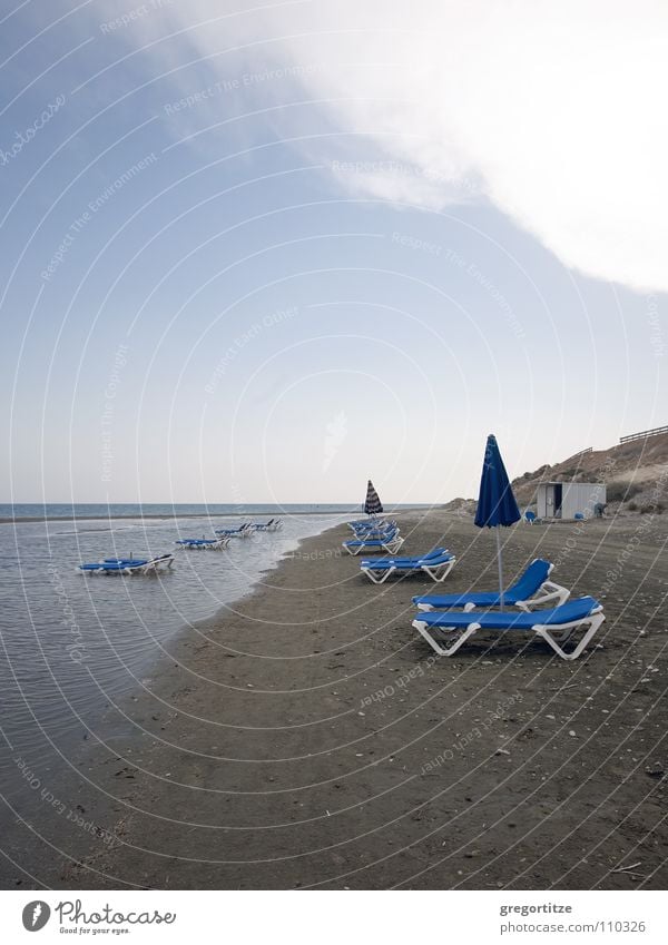 lonely sunbeds Meer Liegestuhl Zypern Wolken Sonnenschirm sun bed lonesome sea larnaka cyprus umbrella