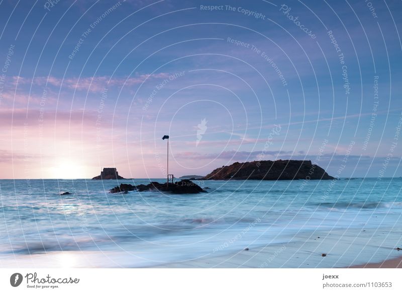 Inseldreier Himmel Wolken Horizont Sonnenaufgang Sonnenuntergang Schönes Wetter Meer Bretagne blau schwarz Wind Windhose Farbfoto mehrfarbig Außenaufnahme