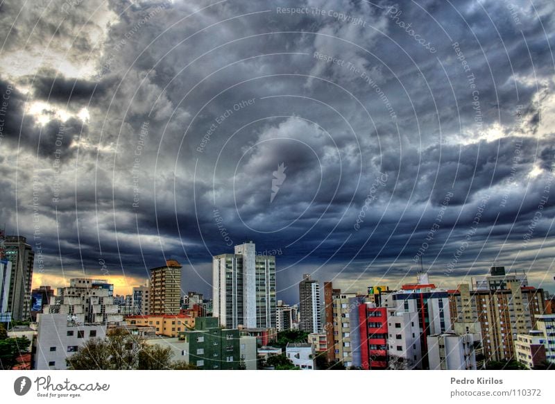 It´s a raniy day Brasilien HDR Winter rain chuva pedrokirilos Belo Horizonte color buildings predio