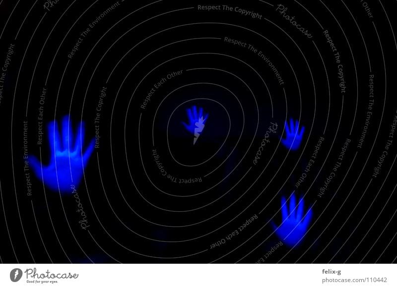 blauhand Hand dunkel schwarz Licht Farbe Körperteile Geister u. Gespenster ghost