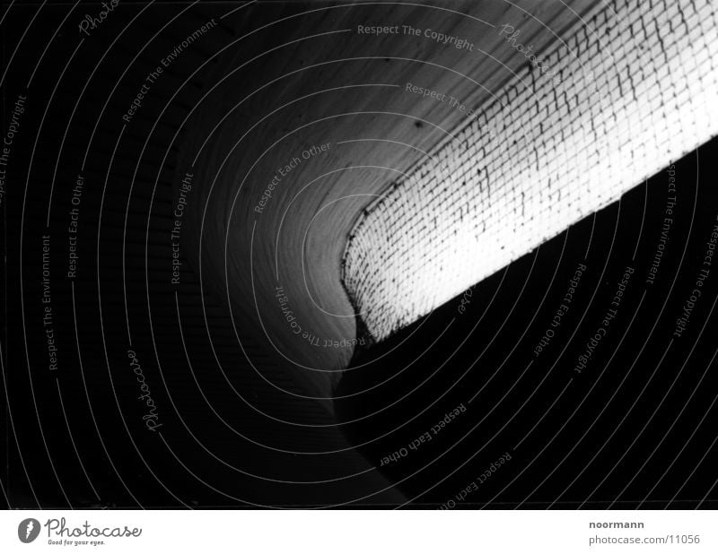 hell und rund Licht dunkel Gitter Architektur