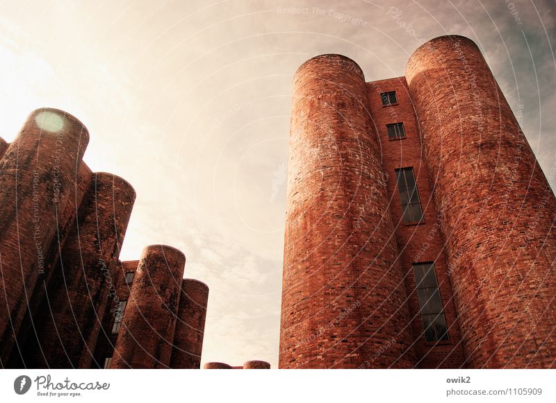 Wolkenkratzer Technik & Technologie Energiewirtschaft Industrie Himmel Bauwerk Gebäude Architektur Biotürme Fenster Sehenswürdigkeit Wahrzeichen Denkmal