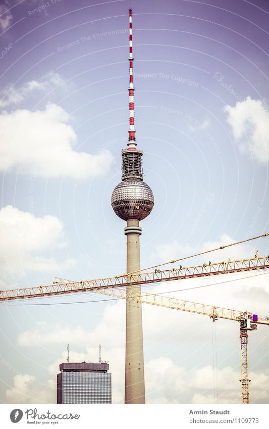 Oma sagt: Berlin ist eine Baustelle Design Ferien & Urlaub & Reisen Tourismus Sightseeing Sommer Technik & Technologie Himmel Schönes Wetter Stadt Skyline Turm