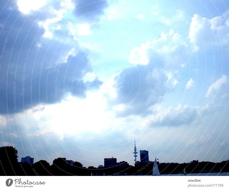 neo-Hamburg Neonlicht kalt frisch Wolken Fototechnik Himmel blau