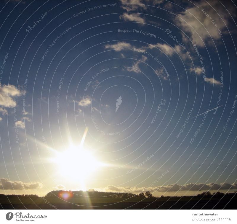 Denn das Leben ist ... Autobahn fahren Verkehr Regenwolken Formation Zufriedenheit kommen Himmel Sonne Aussicht Landschaft Glück Kilometerzähler irgendwo