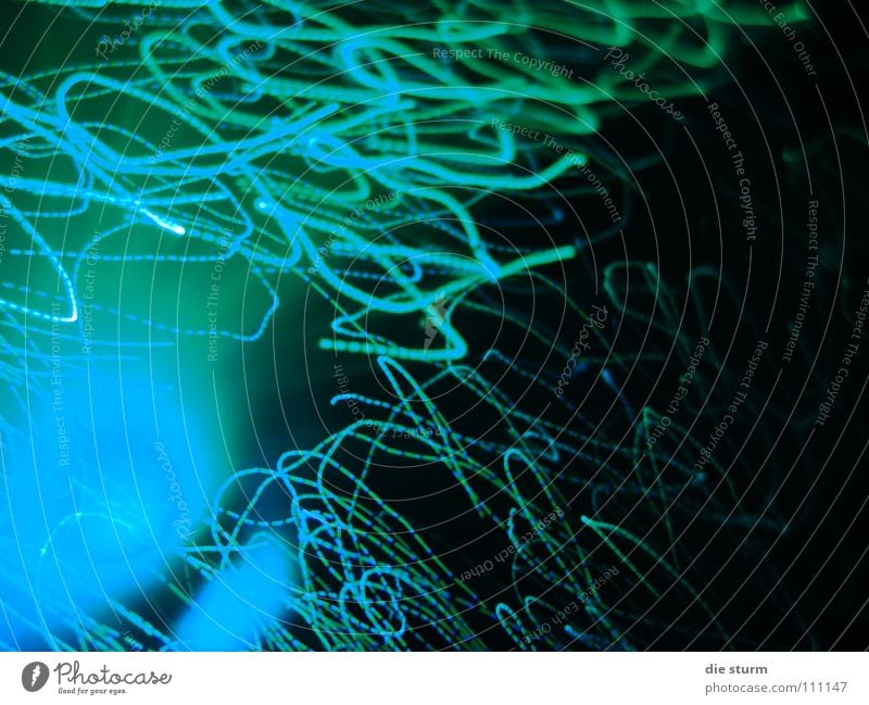 Lichtgemälde Lichtspiel dunkel aufregend Gemälde schwarz türkis Mysterium knackig Langzeitbelichtung Kontrast Lichtfäden tief nah mehr davon? mehrfarbig