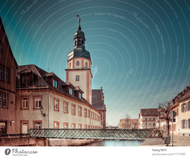 Stadtansicht Ettlingen Tourismus Städtereise Bach Baden-Württemberg Deutschland Europa Kleinstadt Altstadt Haus Rathaus Brücke Turm retro Gedeckte Farben