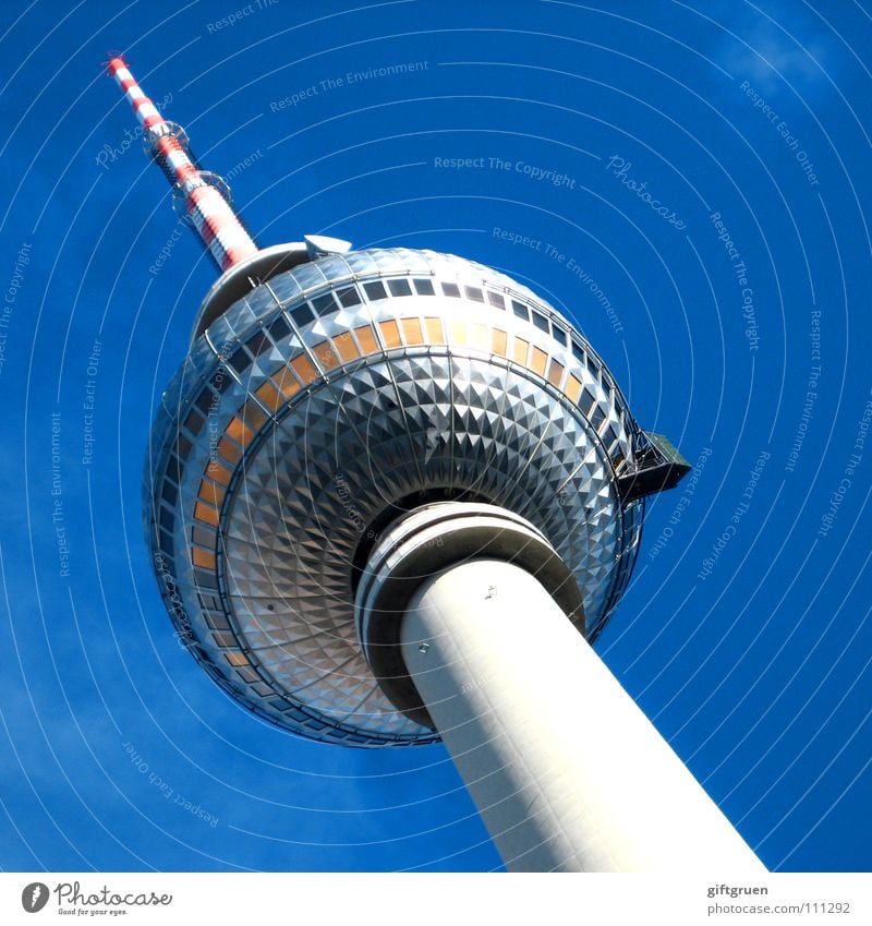 "man hat mich zu tode fotografiert." Alexanderplatz Berlin-Mitte Wahrzeichen Tourismus Kunst Sightseeing Radio Fernsehen Denkmal Himmel Berliner Fernsehturm