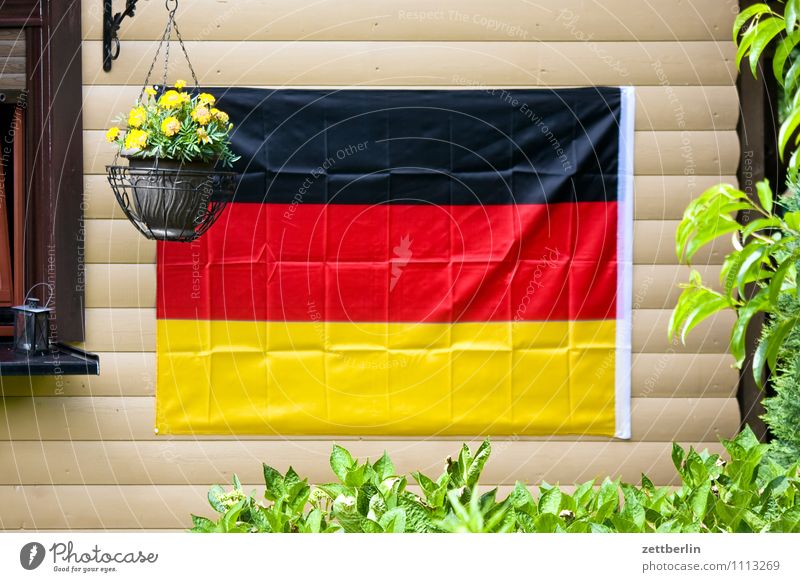 Deutschlandfahne, gebügelt Fahne Deutsche Flagge Nationalitäten u. Ethnien Patriotismus Dekoration & Verzierung Bügelfalte schwarz rot gold Schrebergarten