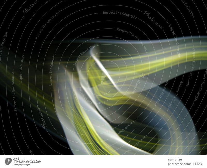 Rausch 02 Rauschmittel LSD Streifen Licht zart elektronisch Lichtschlauch Schlauch schwarz virtuell online violett grün Unschärfe Langzeitbelichtung Belichtung