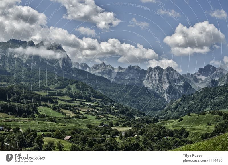 Pyrenäengebirge Landschaft schön Ferien & Urlaub & Reisen Tourismus Winter Berge u. Gebirge Umwelt Natur Himmel Wolken Baum Wald Hügel Platz Straße Wege & Pfade